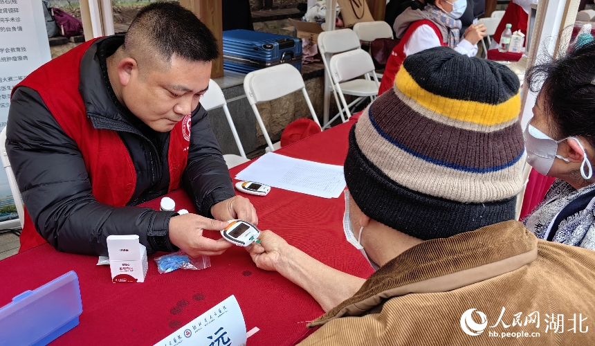 武漢市武昌區(qū):“志愿服務(wù)+”溫暖送到家【4】