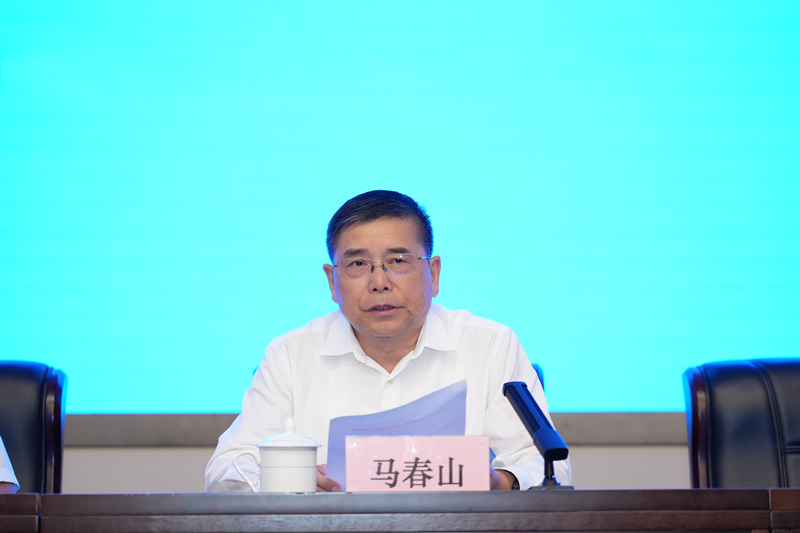 全國人大代表、長江沿岸鐵路集團股份有限公司黨委書記、董事長馬春山。受訪者供圖