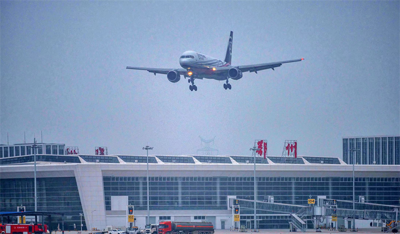 鄂州花湖國(guó)際機(jī)場(chǎng)。鄂州市委宣傳部供圖