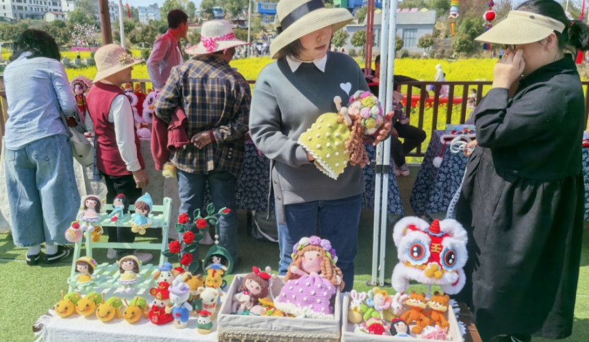 萬人“趕花集”！湖北咸安開啟油菜花狂歡季【2】