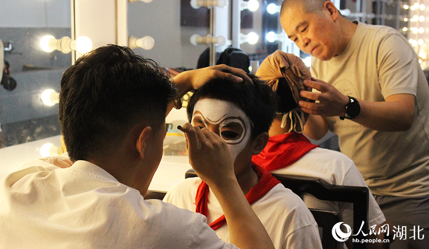 小學生體驗漢劇魅力【6】