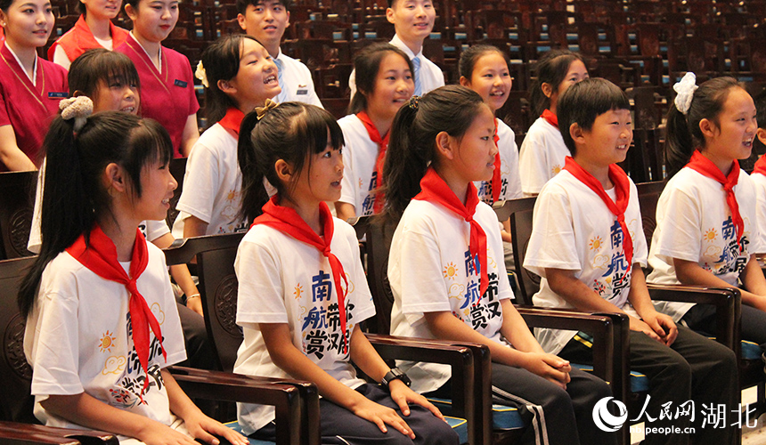 小學(xué)生體驗(yàn)漢劇魅力【8】