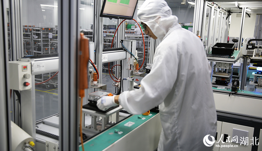 新能源汽車PTC加熱器生產(chǎn)車間。人民網(wǎng)記者 王郭驥攝