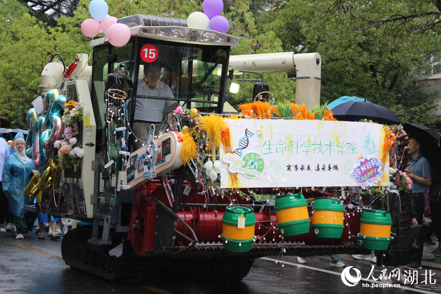 農(nóng)機(jī)巡游送別畢業(yè)生【3】