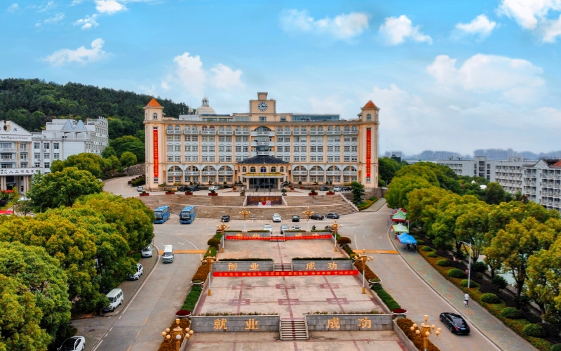 武昌理工學(xué)院校園圖。