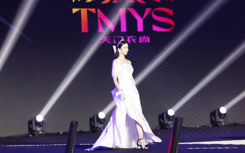 “天門(mén)衣尚”展示。張俊攝