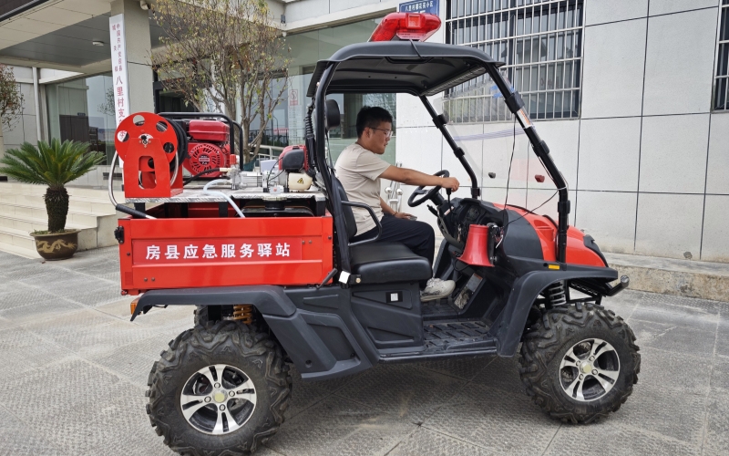 八里村應(yīng)急服務(wù)驛站的四輪越野車。受訪者供圖