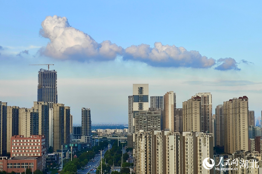 湖北武漢：藍天白云入畫來【7】