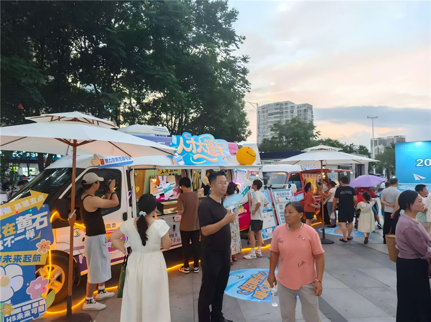 “夜市”招聘點(diǎn)亮求職路【11】