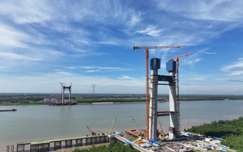 李埠長(zhǎng)江公鐵大橋。