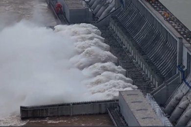 《三峽大壩：以大國重器的巍峨守護長江之美》陳冰