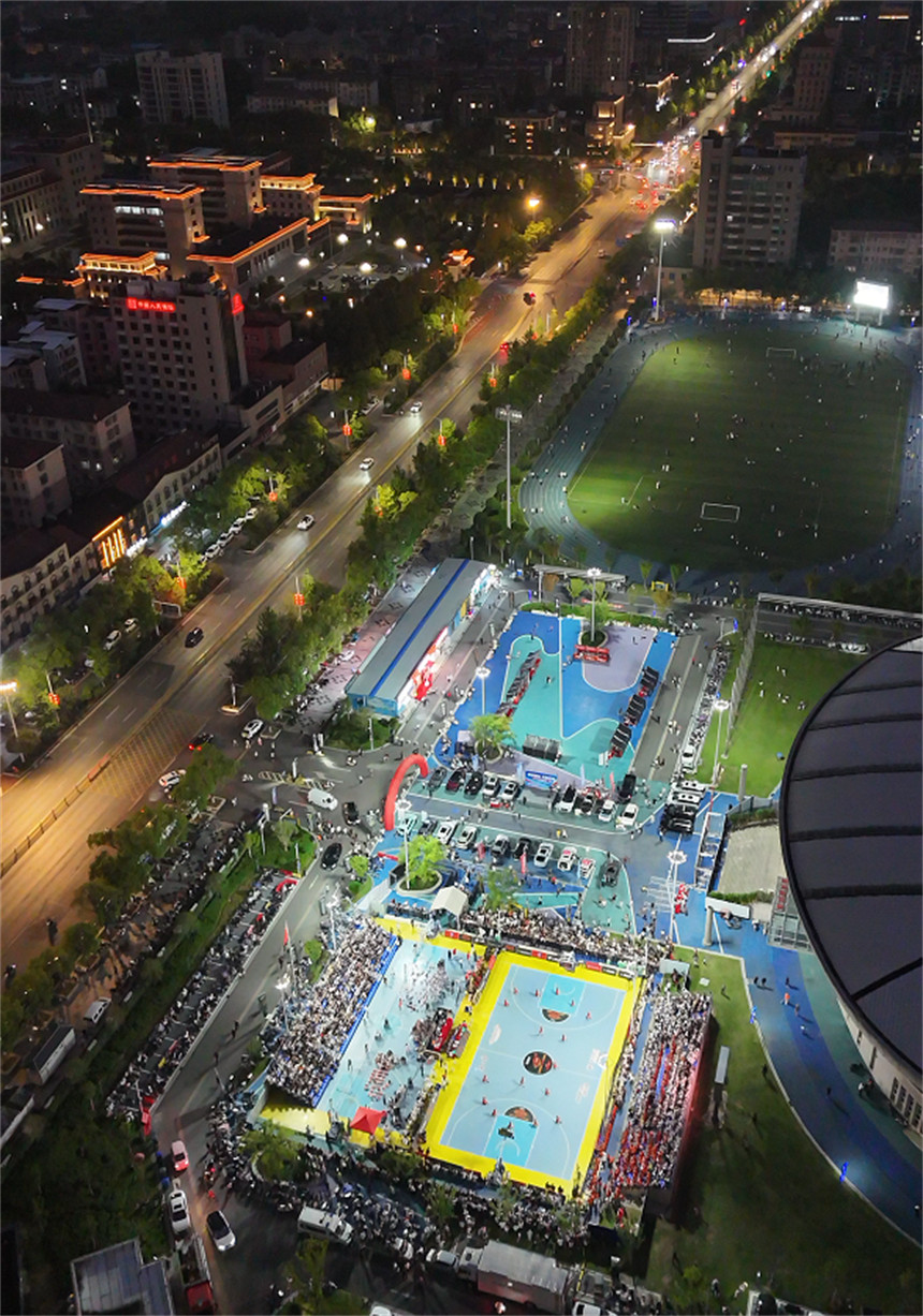 2025湖北省全國百強(qiáng)縣籃球聯(lián)賽潛江賽區(qū)。關(guān)洪磊攝