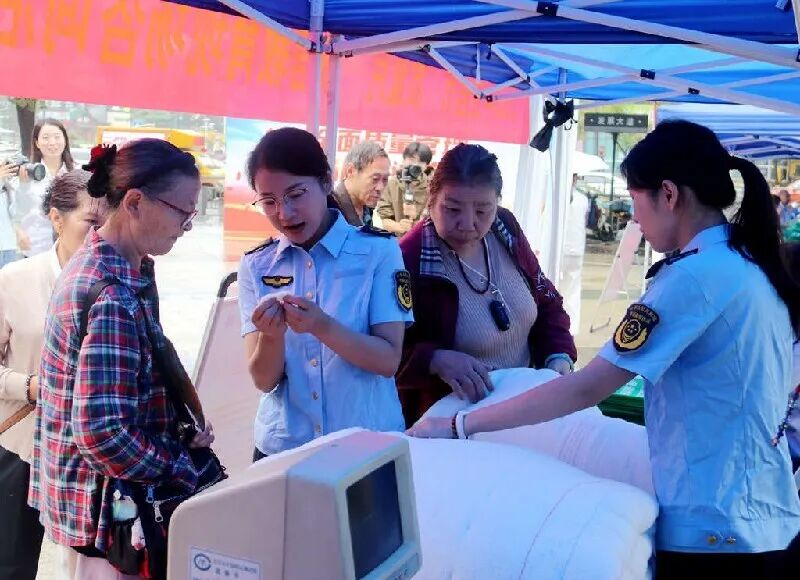 2025年宜昌市“質(zhì)量月”誠信教育現(xiàn)場咨詢活動(dòng)