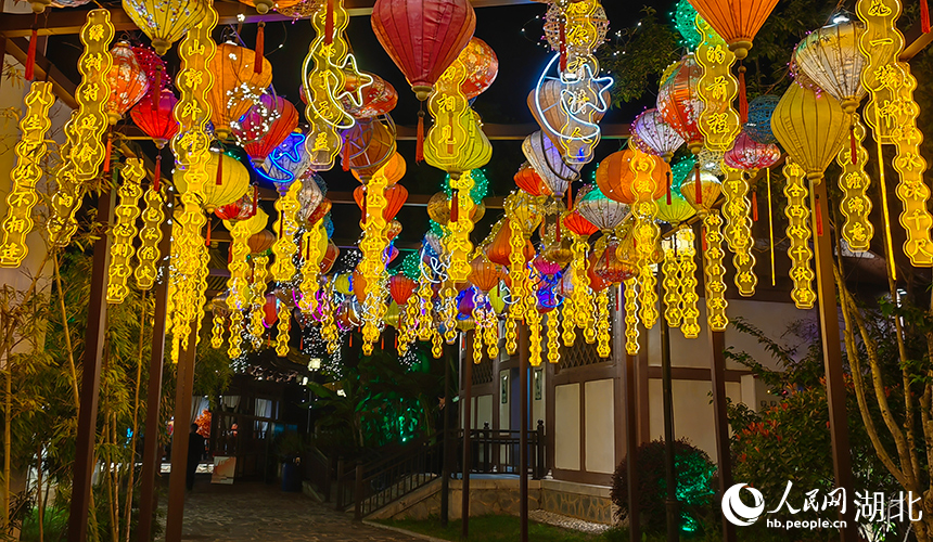 建筑美學(xué)與消費(fèi)體驗(yàn)點(diǎn)亮“夜名片”【3】