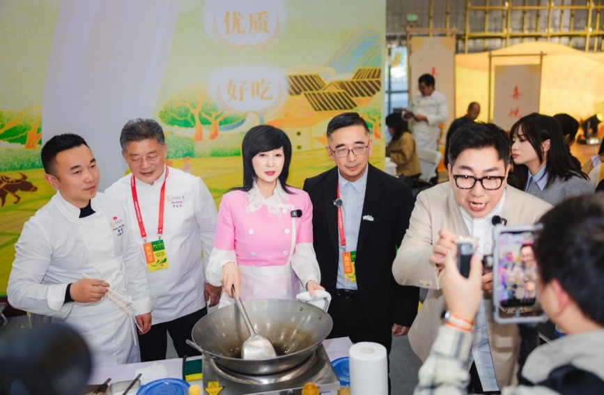 米香漫農(nóng)博 江漢大米奏響產(chǎn)業(yè)融合強(qiáng)音【7】