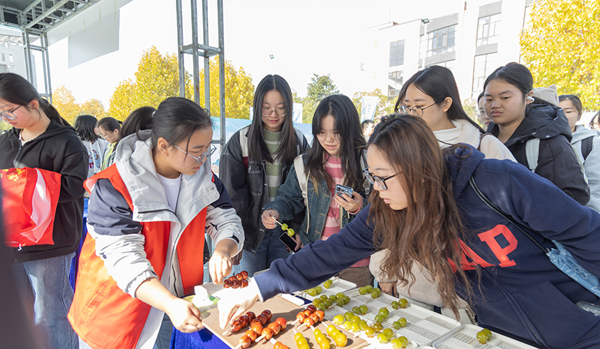 “知食知禮知文明”文明餐桌進校園活動在江漢大學(xué)舉辦【2】