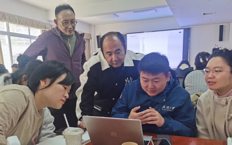 學(xué)員實(shí)操演練。