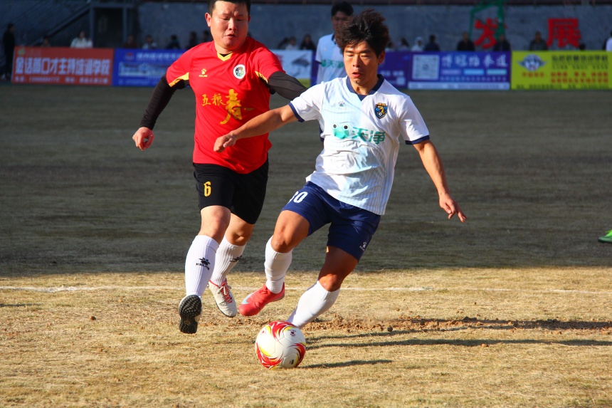 2025十堰市首屆足球超級(jí)聯(lián)賽（“堰超”）鄖陽(yáng)賽區(qū)現(xiàn)場(chǎng)。