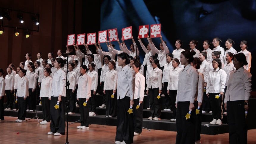 合唱《如愿》。陳韶月攝