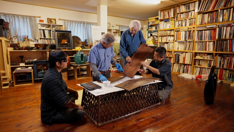 攝制組前往日本拍攝漆藝大師三田村有純。