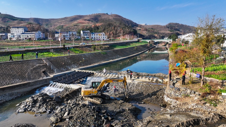 湖北竹山苦桃河幸福河湖建設(shè)全線鋪開(kāi)