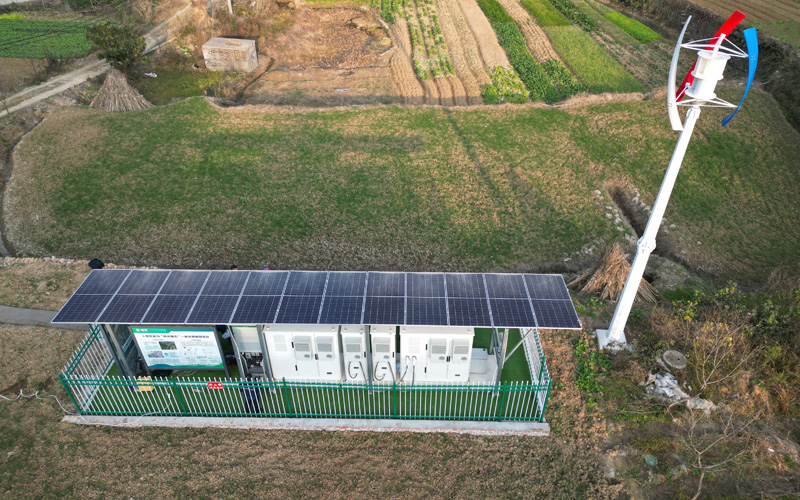 俯瞰十堰鄖陽區(qū)賀家溝農(nóng)村配網(wǎng)提質(zhì)項目。郝金鑫攝